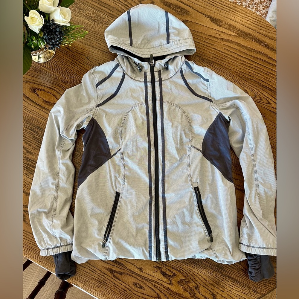 Lululemon Downtime Jacket size 10